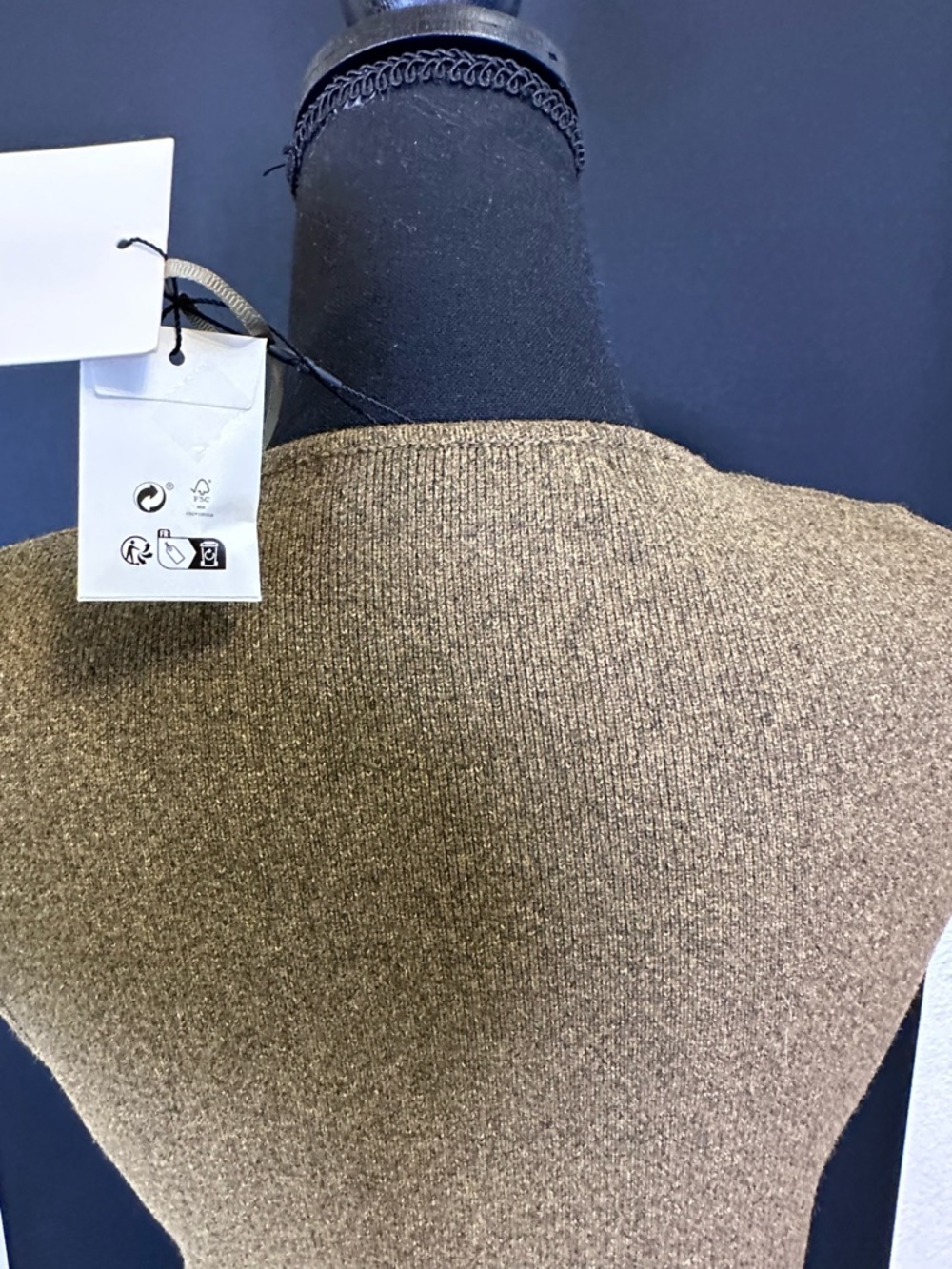 #196- NEW Zara Olive Green Sleeveless‎ Knit Flared Dress - Picture 11 of 15